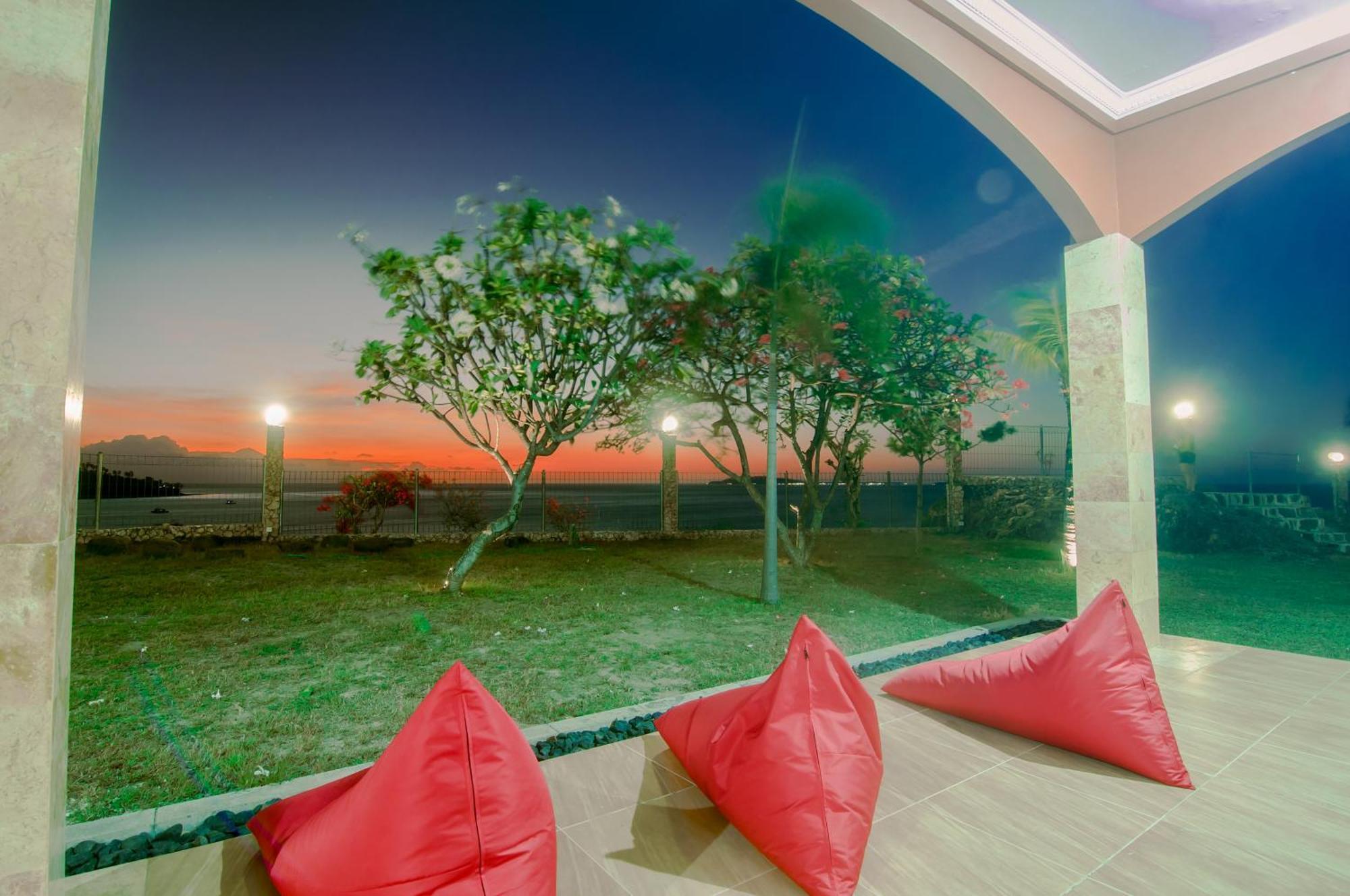 Vila Gili View By Maza Teluknarat Exteriér fotografie
